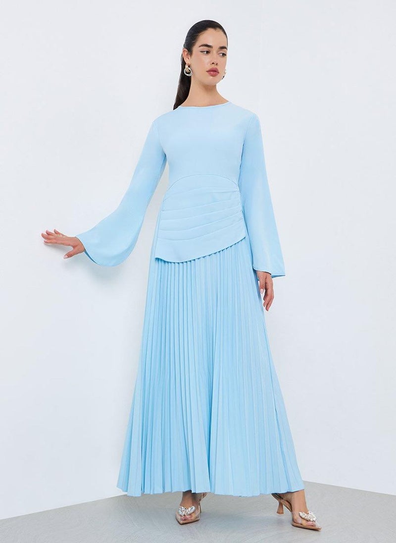 ستايلي فستان ماكسي بأناقة احتفالية وعملية ثنيات عند الحاشية - Image 3